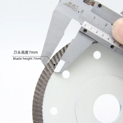 115 Ceramic blade with reinforcing flange and small corrugation