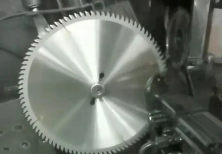 sharpen a diamond saw blade
