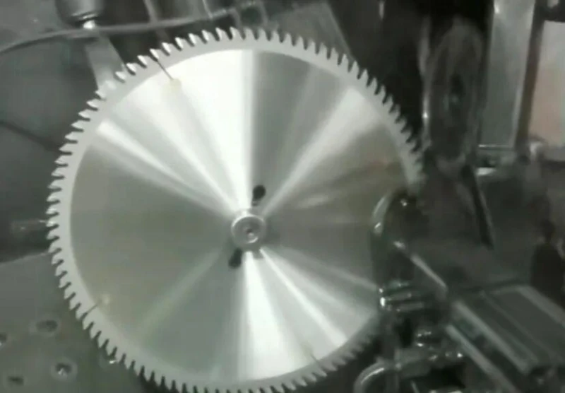 sharpen a diamond saw blade