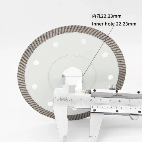 115 Ceramic blade with reinforcing flange and small corrugation